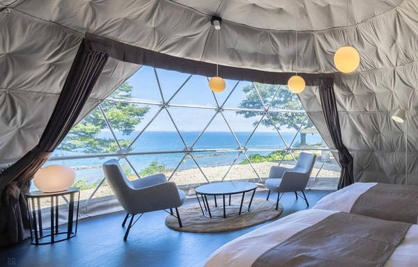 Resort Glamping Banner