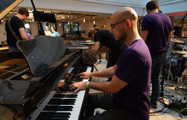 Simply Piano Banner