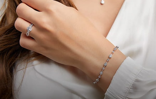 THE JEWELLER Banner