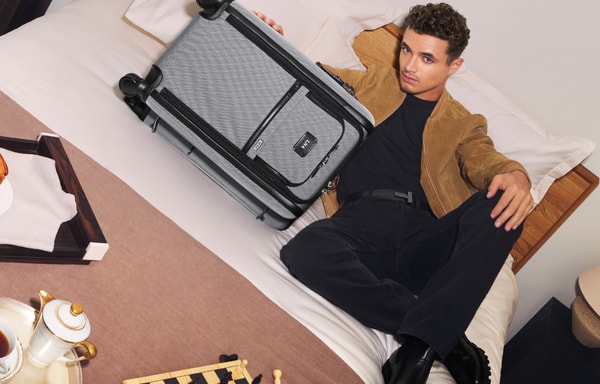 TUMI Banner