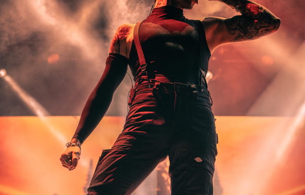 Veeps Banner