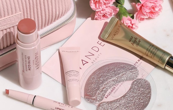 Wander Beauty Banner