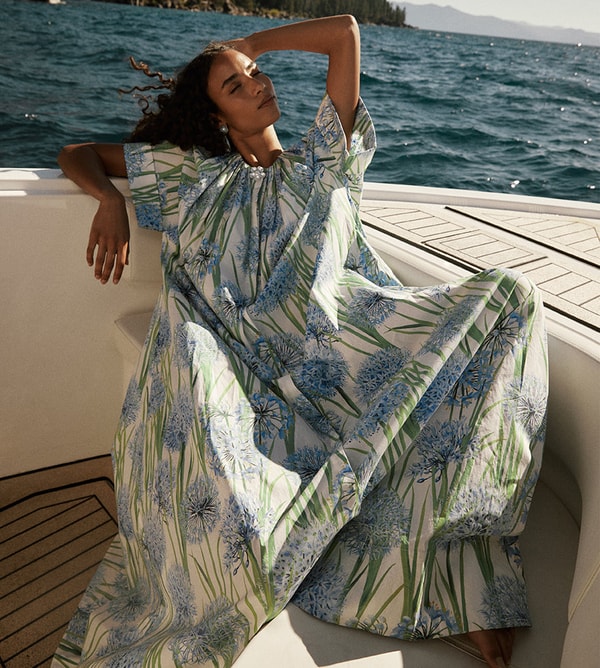 About Oscar de la Renta