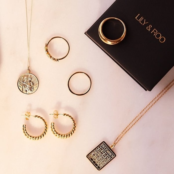 Lily & Roo Review: About Lily & Roo