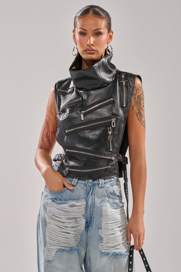 AKIRA Zip Me Up Turtleneck Top Review