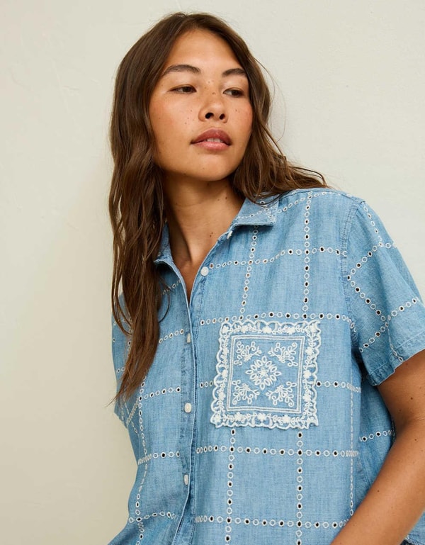 American Eagle Embroidered Cabana Shirt Ulasan