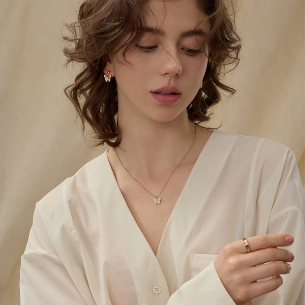 Arsis Jewelry Josephina Butterfly Pendant Necklace Review