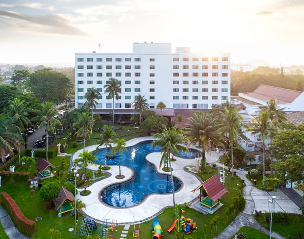 Aryaduta Hotels Review