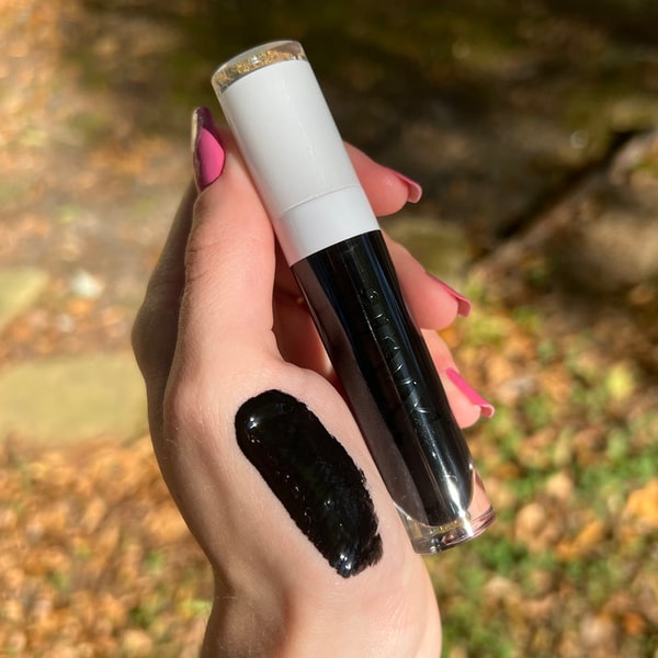 Aryx Cosmetics Eclipse Lip Gloss Review
