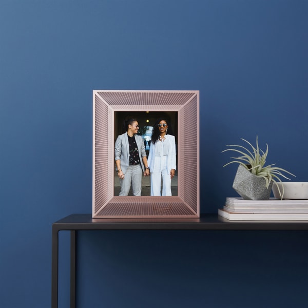 About Aura Frames