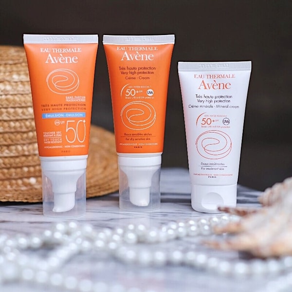 Av&egrave;ne Review