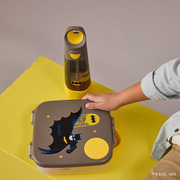 b.box Batman by b.box - lunchbox Review