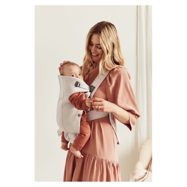 BabyBj&ouml;rn Baby Carrier Mini Review