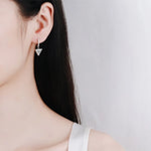 Babylonni 14K Moissanite Triangle Cut Halo Hoop Earrings Review