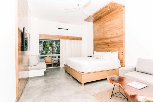Bahia Hotel & Beach House Standard Queen Room Review