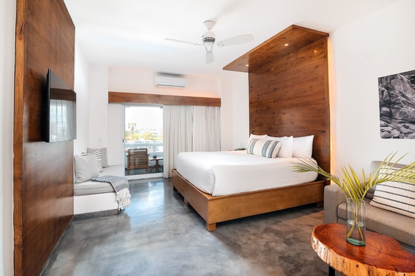 Bahia Hotel & Beach House Superior King Room Review