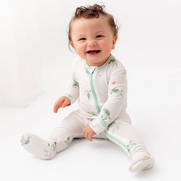 Bamboo Little Turtle Zippered Footie Review