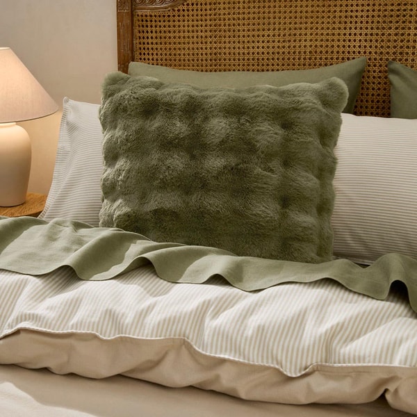 Bed Bath N' Table Malmo Faux Fur Cushion Review