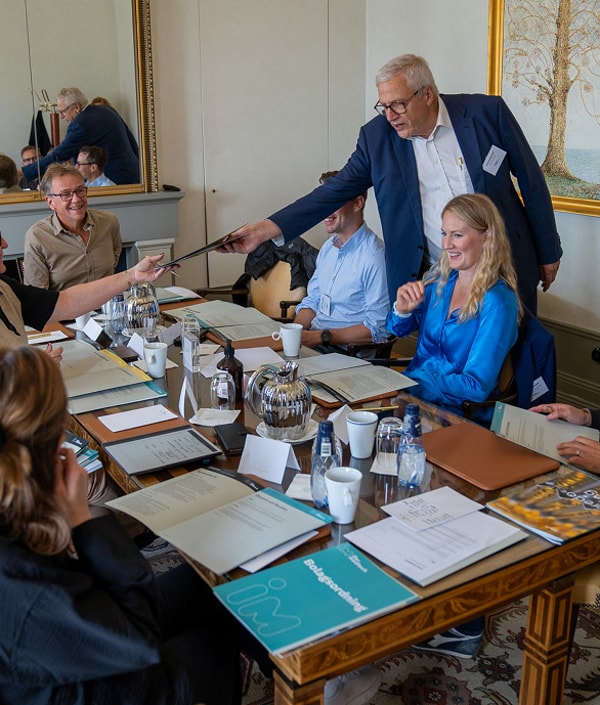 Board Company Mastering Boardroom Turbulence Review