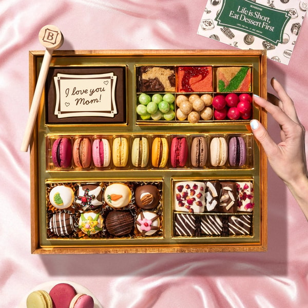 Boarderie Mother's Day Dessert Board Review