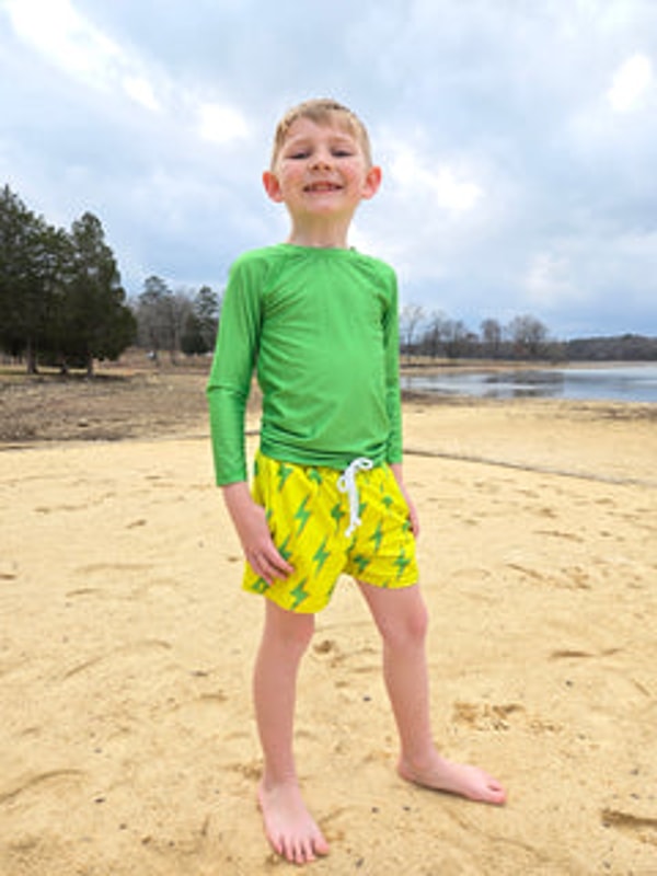 Bright & Bold Swim Boys Long Sleeve Rash Guard Review