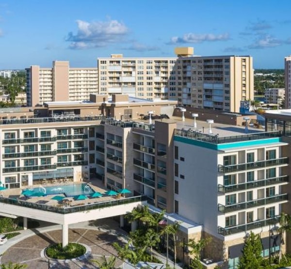 Carla Car Rental Hotel Book Reviews