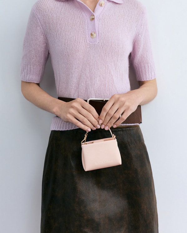 เกี่ยวกับ Charles & Keith