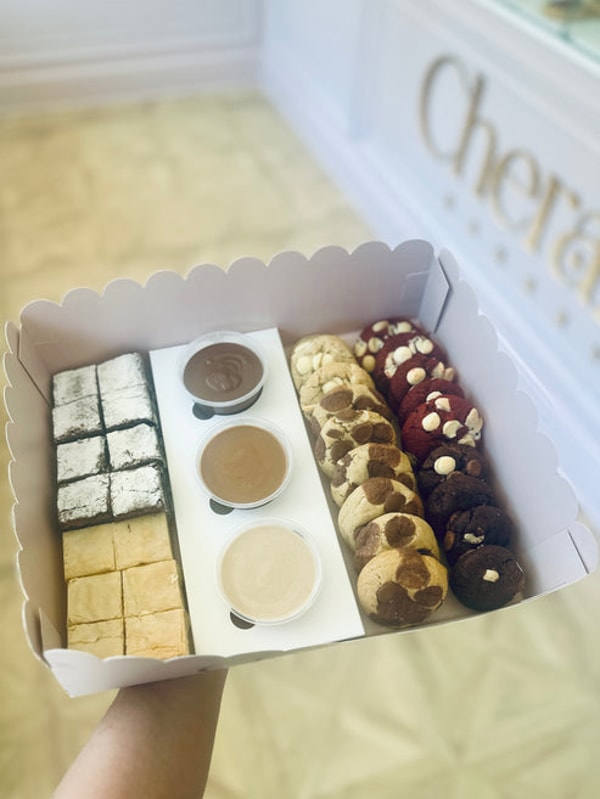 Cherans Bakery Large Mixed Dipping Box Review