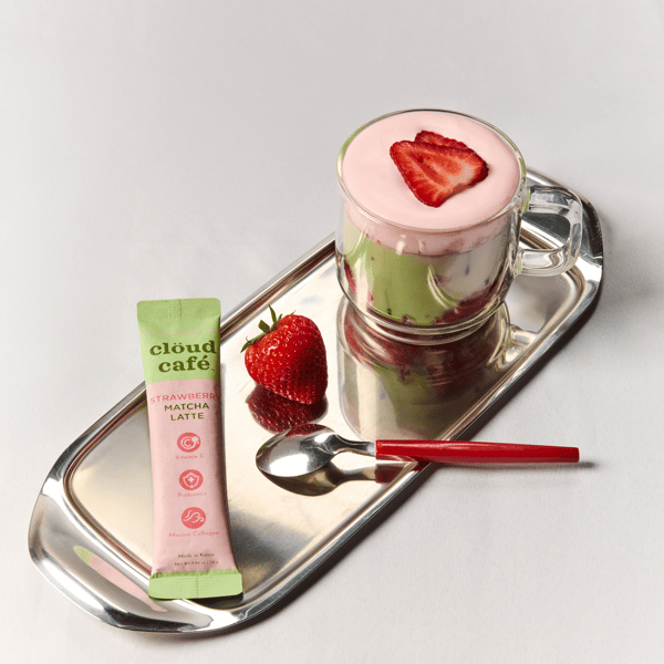 Cl&ouml;ud Caf&eacute; Strawberry Matcha Latte Review