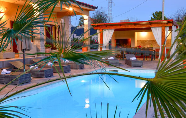 James Villas Review