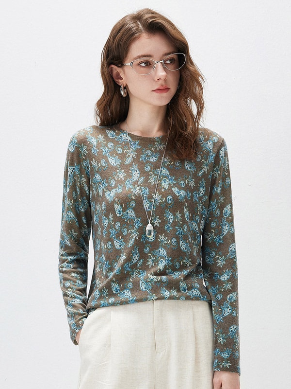 COMOBOCA Paisley Floral Sweater Review