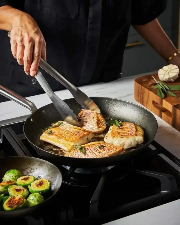 CookDineHost MAKO Black Steel 31cm Frying Pan Review