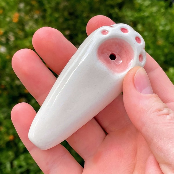 Cosmos Art Ceramics Cat Paw Pipe Review
