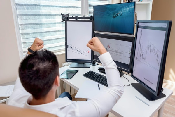 cTrader Fx4U.XAUUSD Review