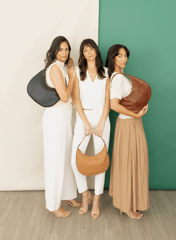Deux Mains Saddle Shoulder Bag Review