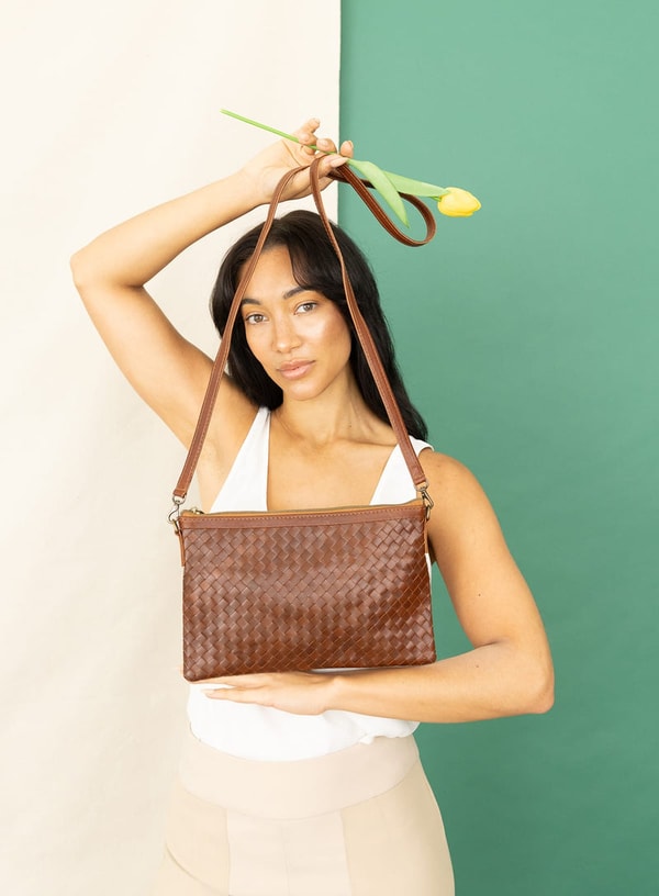 Deux Mains Woven Crossbody Clutch Review