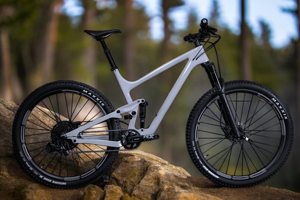 About DIY Carbon Bikes