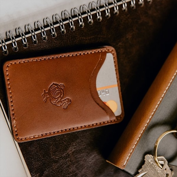 DODOcase Handcrafted Four Pocket Premium Leather Card Wallet Review