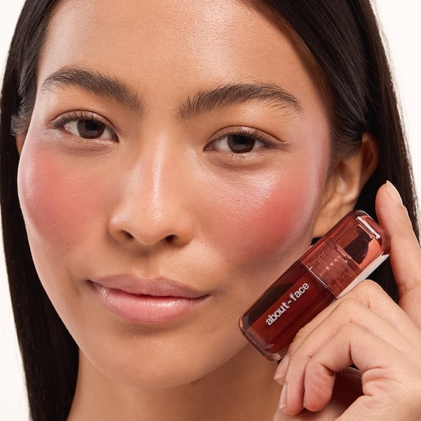 DOUGLAS about-face Blush Rush Recenze