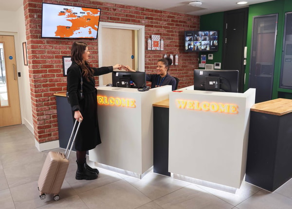 easyHotel Service Reviews