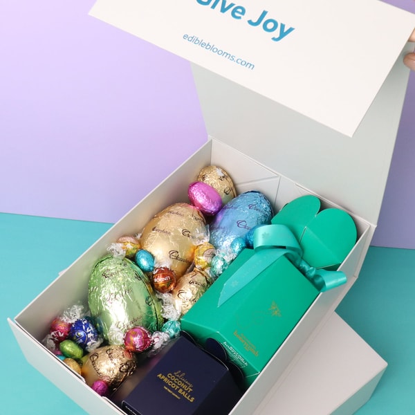 Edible Blooms Family Easter Hamper Medium Review