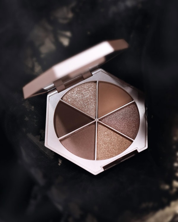 About EM Cosmetics