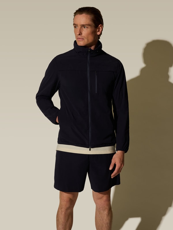 &Eacute;migr&eacute; Sports Kit Windbreaker Review