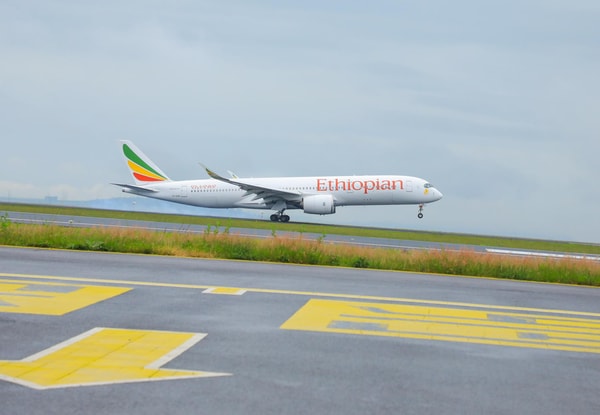 Ethiopian Airlines Nairobi-Kampala Flights Mapitio