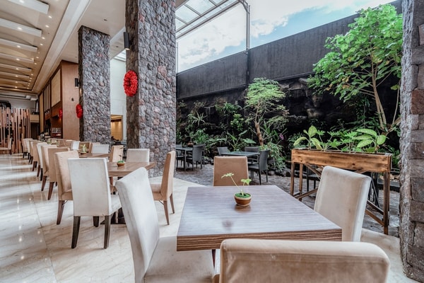 Expedia Ascent Premiere Hotel and Convention Bewertung