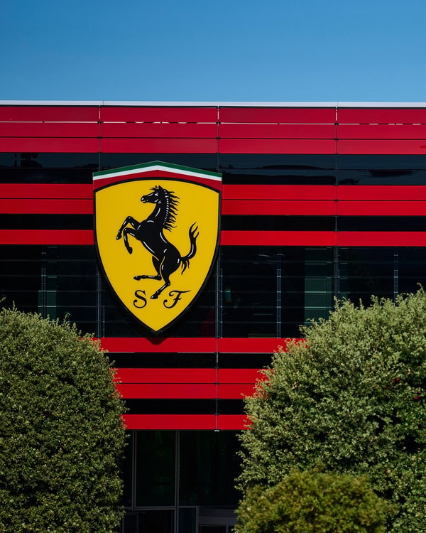 About F1 Authentics