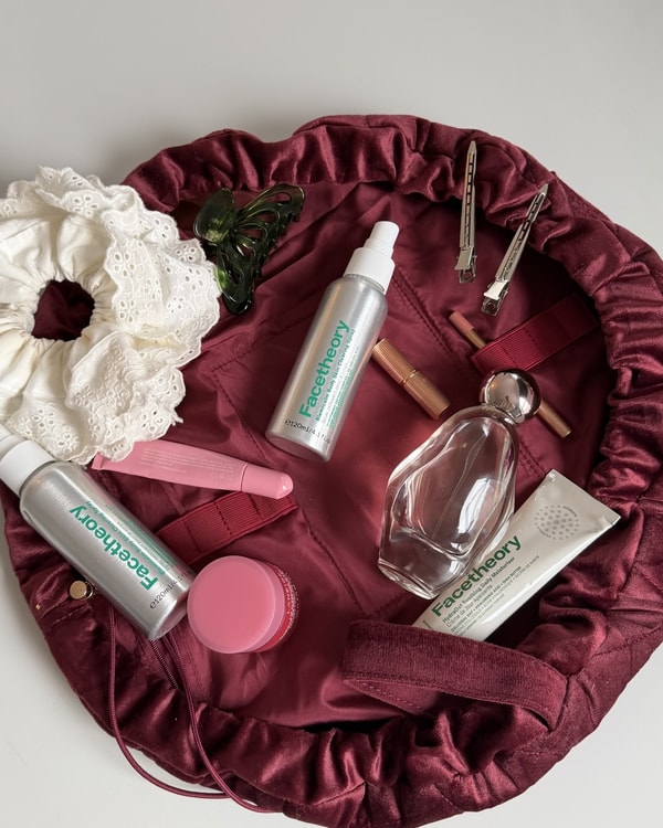 Facetheory Review