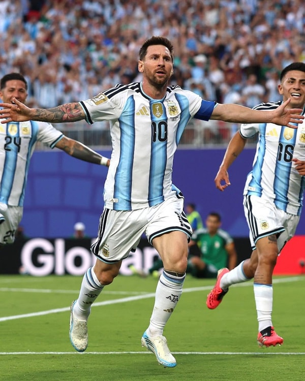 FIFA Collect Review