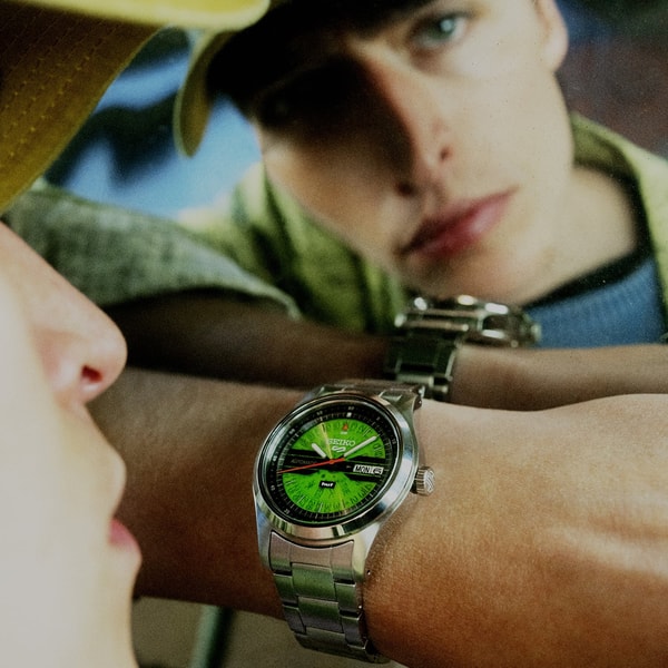 Aper&ccedil;u de First Class Watches