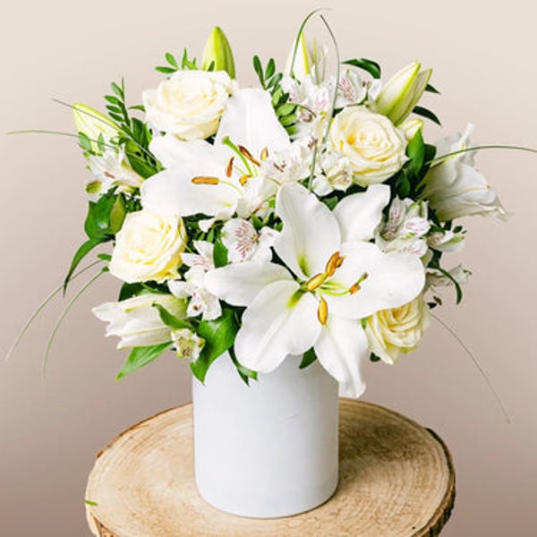 FloraQueen Mum's Light - White Lilies